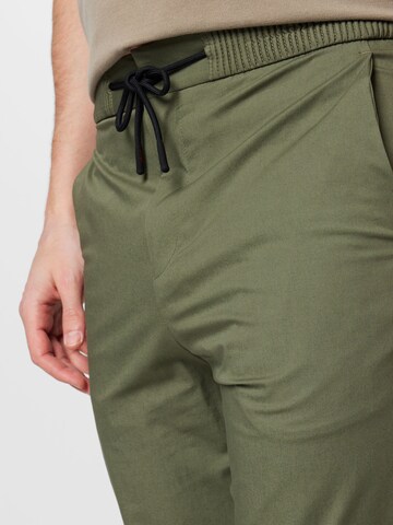 Regular Pantalon 'Howie' HUGO en vert