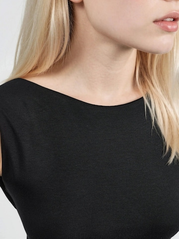 Hiccup Top in Schwarz