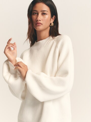 St MRLO Sweter 'Jadie' w kolorze biały