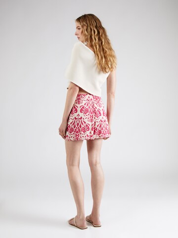 Eight2Nine Regular Shorts in Beige