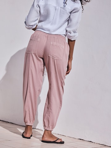 Next Tapered Jeans in Pink