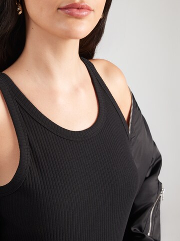 GAP Top in Schwarz