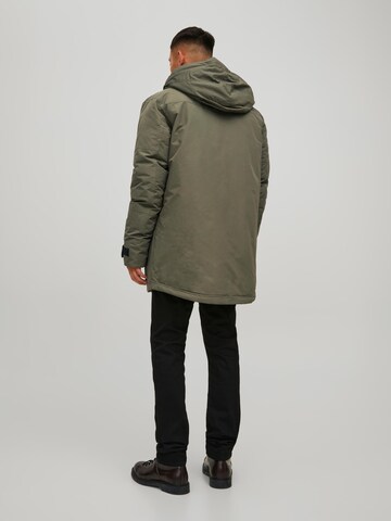 JACK & JONES Parka zimowa 'DAMON' w kolorze zielony