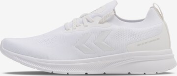 Hummel Athletic Shoes in White: front