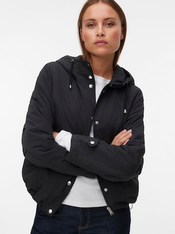 VERO MODA Overgangsjakke 'VMGail' i sort: forside