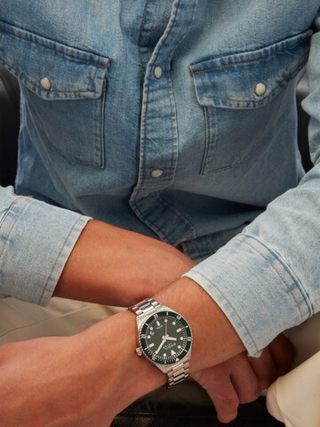Montre à affichage analogique 'Overhand' Breil en vert
