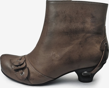 TIGGERS Ankle Boots in Brown: front