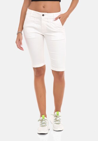 CIPO & BAXX Skinny Pants in White: front