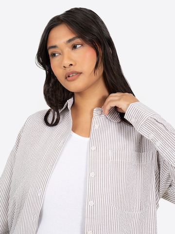 BRAVE SOUL Blouse in Grey