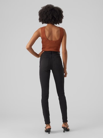 VERO MODA Slimfit Jeans 'June' in Schwarz