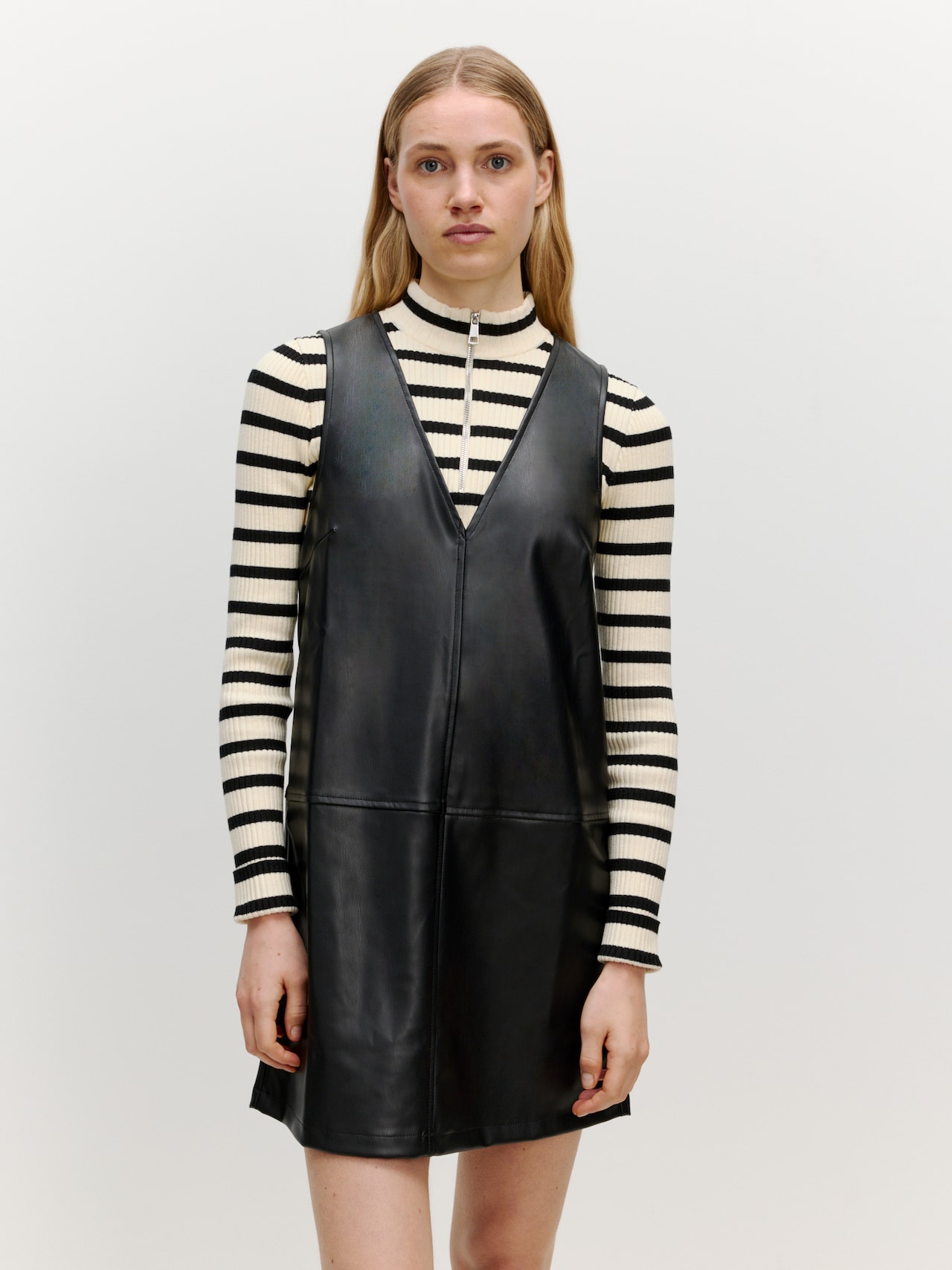 EDITED Produkte Kleid 'Xristina' schwarz