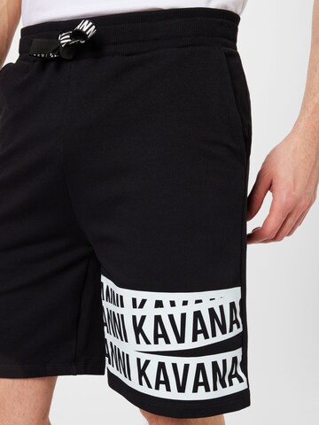 Regular Pantaloni de la Gianni Kavanagh pe negru