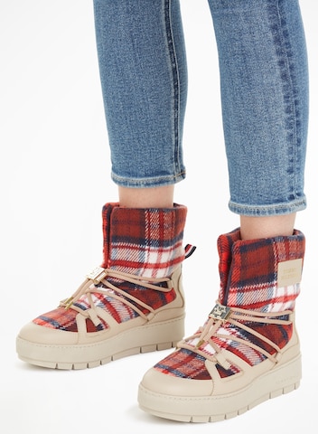 TOMMY HILFIGER Snow Boots in Red: front