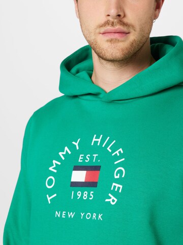 Bluză de molton de la TOMMY HILFIGER pe verde