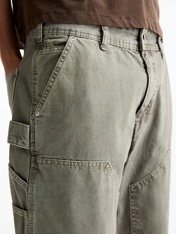 Loosefit Pantaloni cargo di Pull&Bear in verde