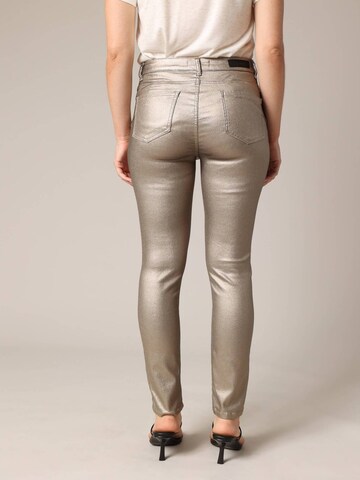 Coupe slim Pantalon Deeluxe en marron