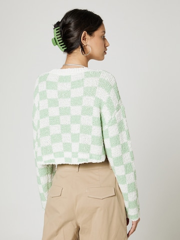 Pull-over 'Peace & Quite' florence by mills exclusive for ABOUT YOU en vert