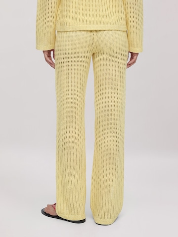 EDITED Regular Trousers 'Finn' in Yellow