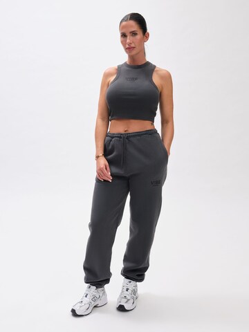 V!BE STUD!OS Top in Black