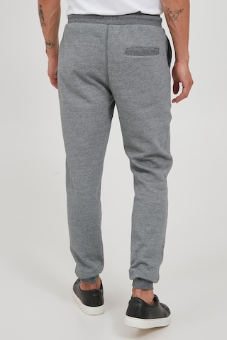 Tapered Pantaloni 'Nafado' di !Solid in grigio