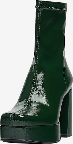 Pull&Bear Ankle Boots in Green: front