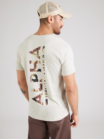 ALPHA INDUSTRIES Футболка в Серый: спереди
