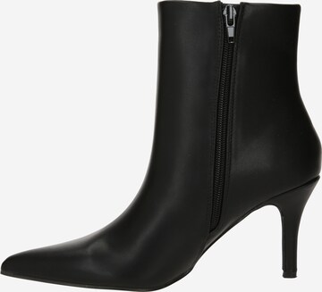 NLY by Nelly Ankle Boots 'Pointy' in Black