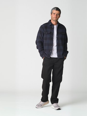 Klitmøller Collective - Ajuste regular Camisa ' Casper ' en azul: frente