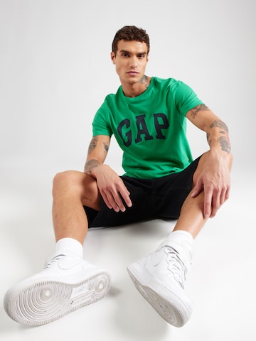 Tricou 'EVERYDAY' de la GAP pe verde