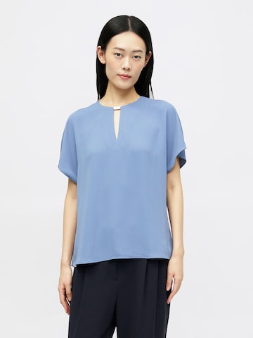 Calvin Klein Блуза в синьо: отпред