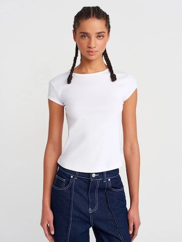 T-shirt Dilvin en blanc : devant