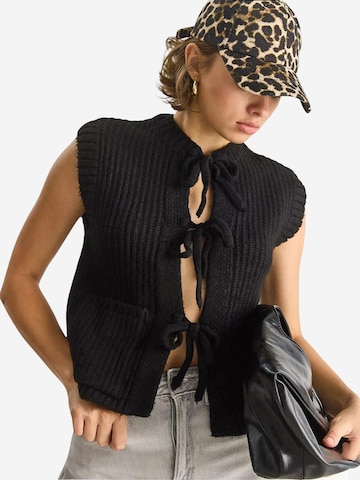 Gilet in maglia di Bianco Lucci in nero: frontale