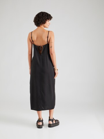 Robe 'HAWA' Noisy may en noir