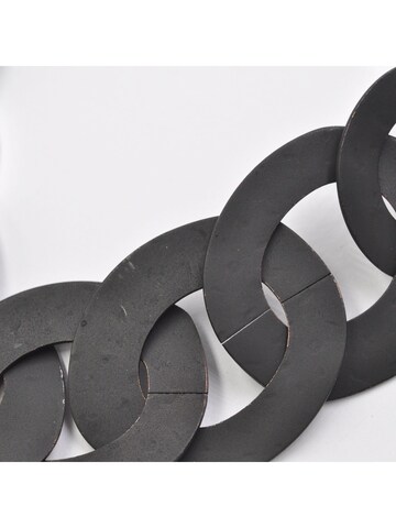 Steuer Necklace in Black