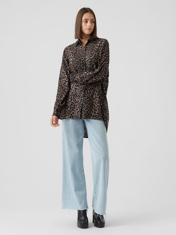 VERO MODA Blouse 'Kittie' in Bruin