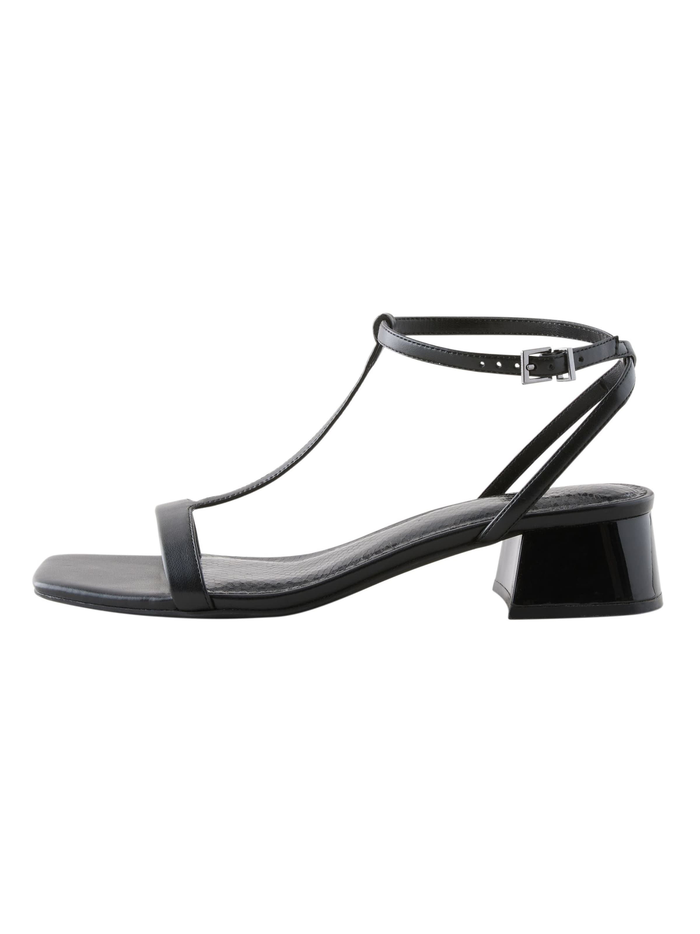 Sandalo di Next in nero: frontale