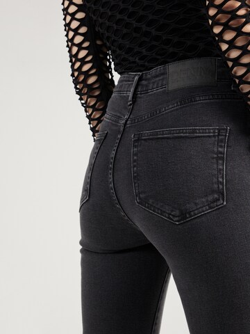 Coupe slim Jean Denim Project en noir