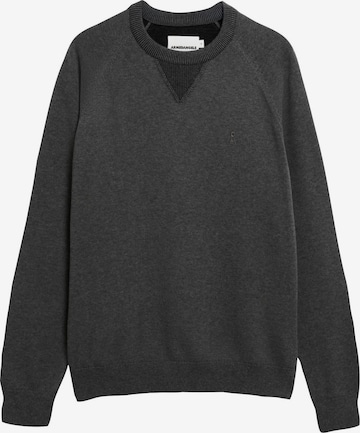 Pull-over ARMEDANGELS en gris : devant