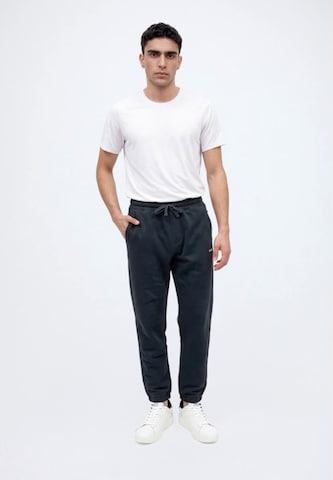 Regular Pantaloni de la HOLLISTER pe negru