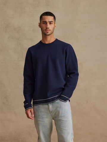DAN FOX APPAREL Pullover 'Darian' in Blau: Vorderseite