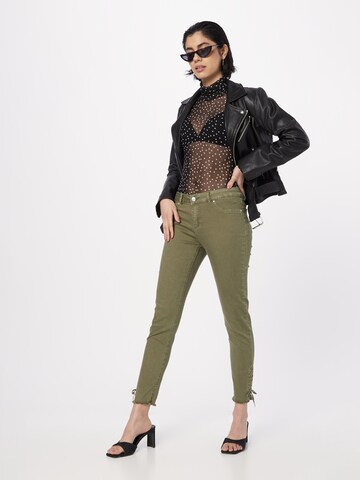 ZABAIONE - Slimfit Pantalón 'Megan' en verde