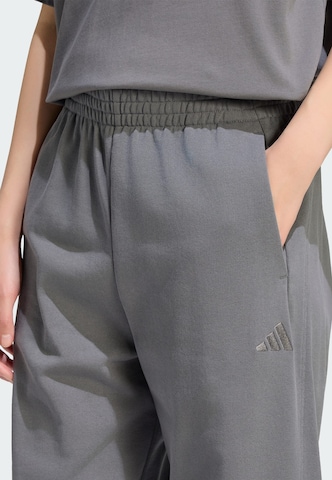 ADIDAS SPORTSWEAR - Tapered Calças de desporto em cinzento