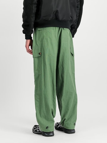 ALPHA INDUSTRIES Baggy Cargo Pants in Green