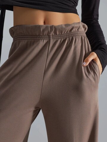 Wide leg Pantaloni di Hiccup in marrone