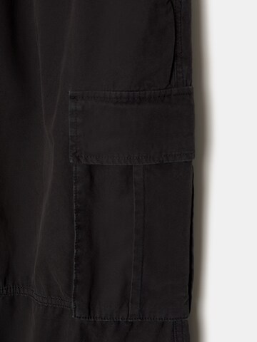 Pull&Bear Loose fit Cargo trousers in Black