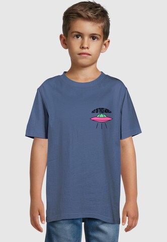 Merchcode T-Shirt 'Out Of This World' in Blau: Vorderseite