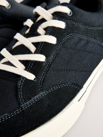 Next Låg sneaker i svart