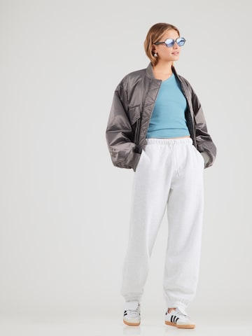 Tally WeijlTapered Hlače - siva boja