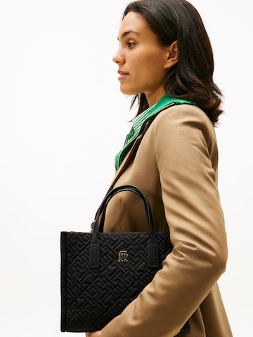 TOMMY HILFIGER Handväska i svart