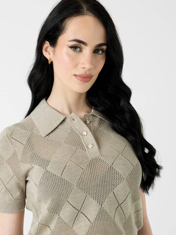 GUESS Sweater in Brown